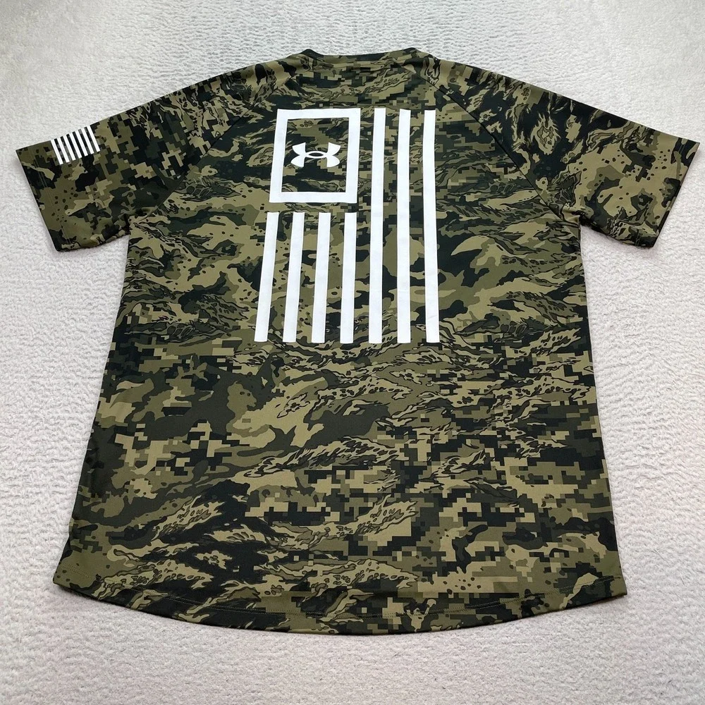 Under Armour Mens Freedom Camo T-Shirt XL Loose Fit USA Flag Tee